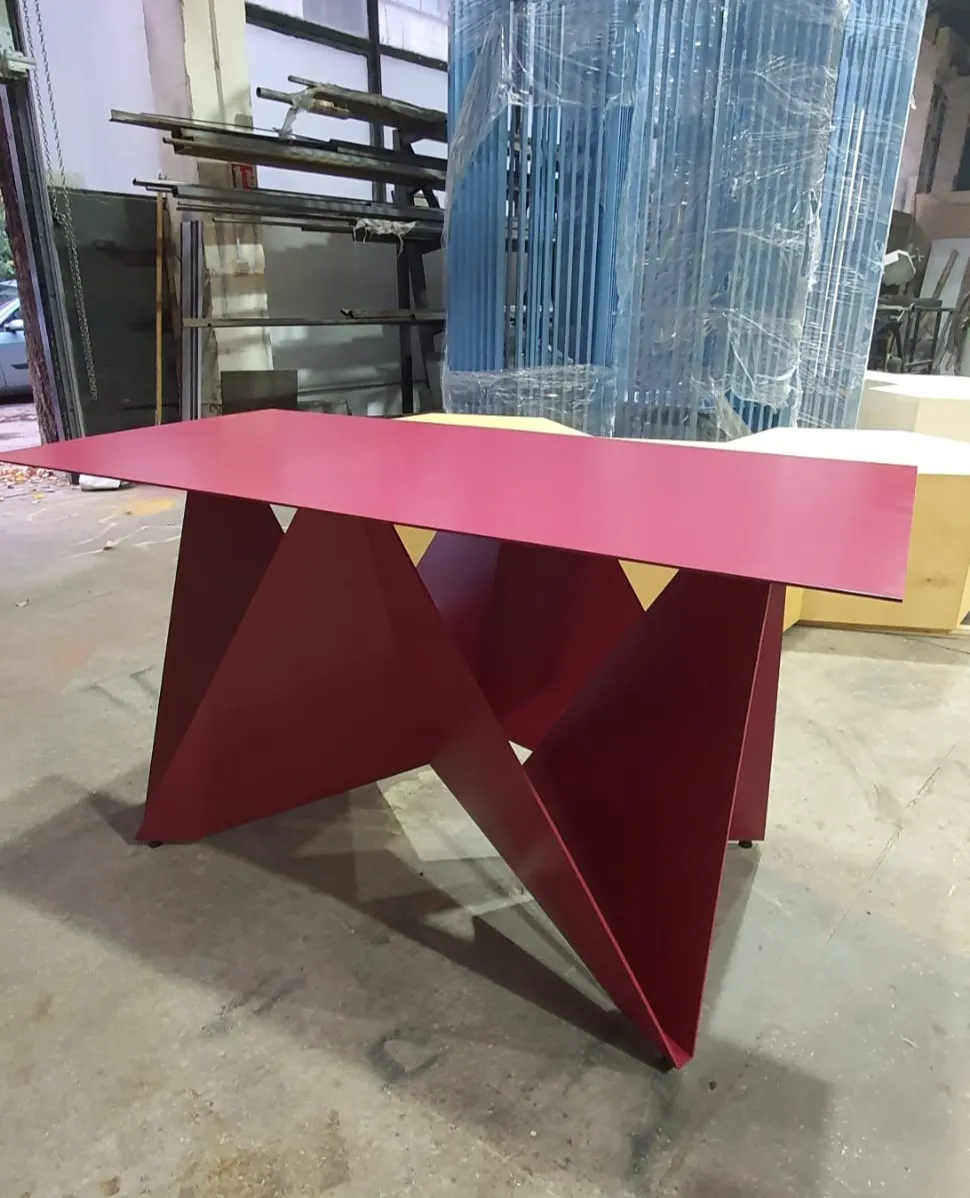 Cadre și mobilier metalic – masa metal