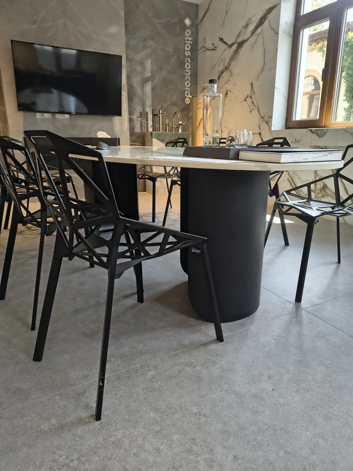 Cadre și mobilier metalic – masa picior metalic